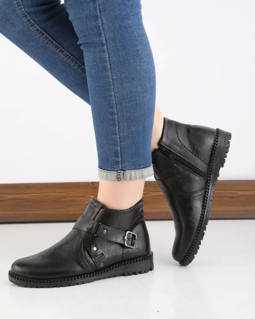 نیم بوت بغل زیپ چرمی کد 2148